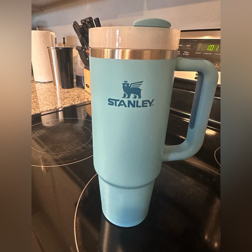 30 oz Stanley travel quencher